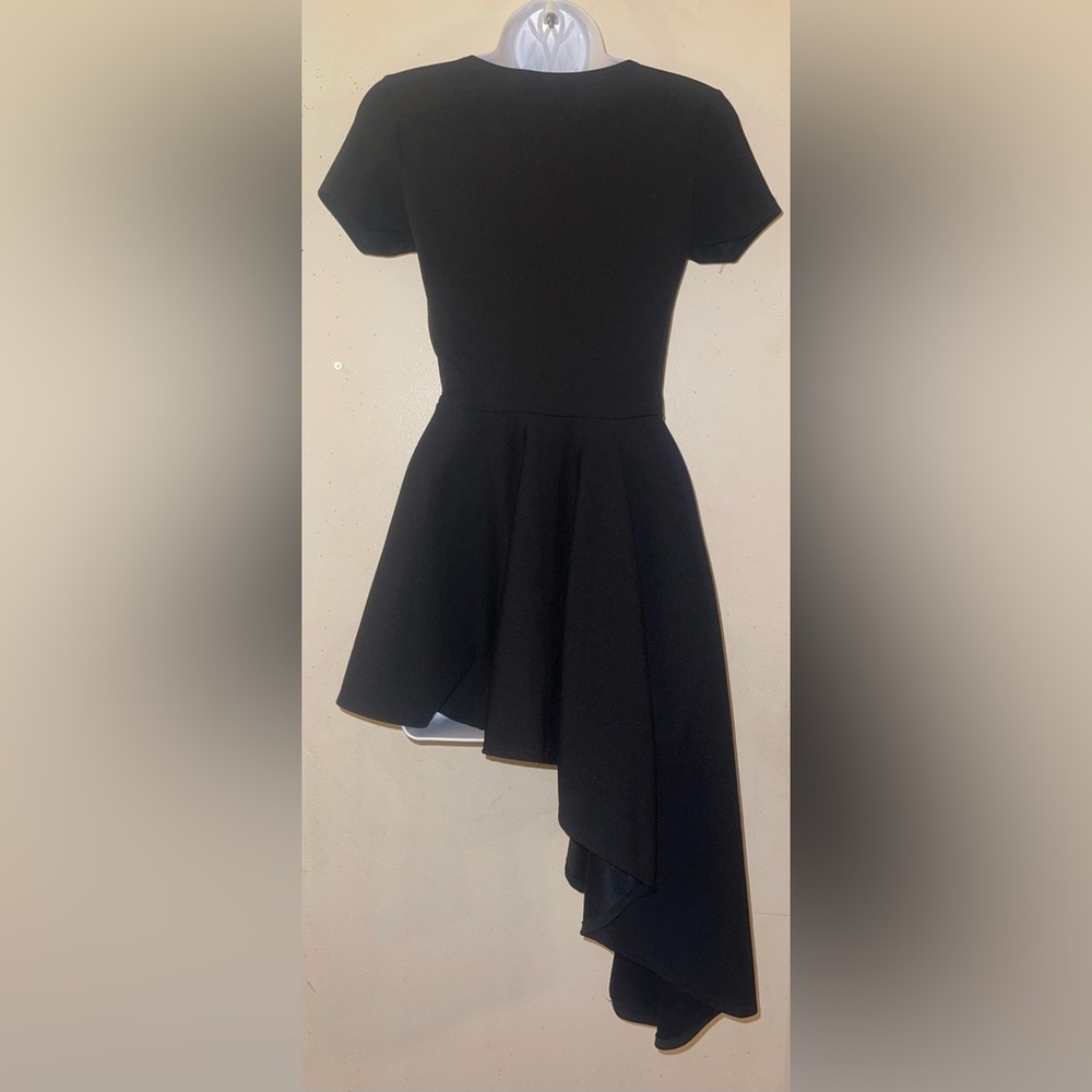 Elegant Black Asymmetrical Top - Picture 4 of 4